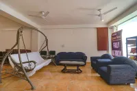 FabHotel Lime Tree Near Yashobhoomi Convention Centre Hotels in South West Delhi