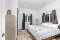 Beachfront 5-bedroom vacation home