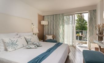 Minos Mare Royal
