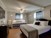 Aunt Lele's Cozy Cottage Hotels in Quincy
