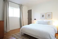The1928 West • Spacious 5 Br, Putting Green, Pool Table & Arcade Games