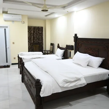 Hotel 99