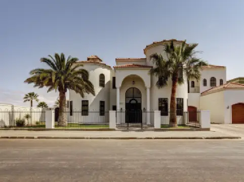Popular Vacation Homes in Erongo