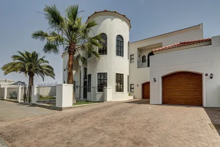 Lagoon Suites Guesthouse CC