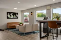 Days Inn by Wyndham Kelowna Hotels in Kelowna