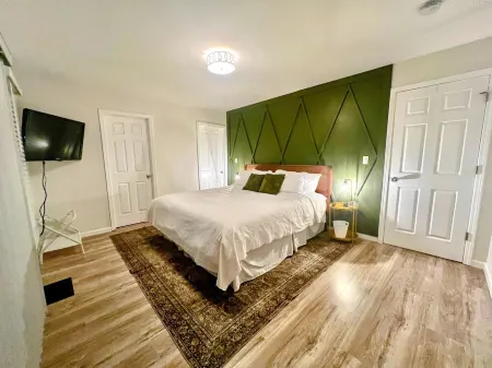 The Gathering Place - 10 min Yellow Springs - 15 min Dayton Air Force Museum