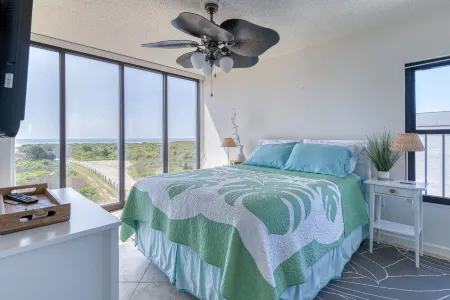 2b/2b Beachfront Oceanview with POOL