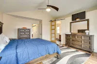 Relax at Fountain: Hot Tub Fun Hotels in Fountain