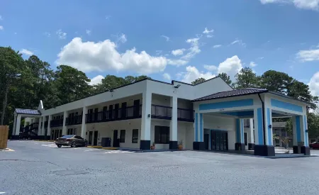 Speedway Inn & Suites