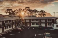 Blufftop Inn & Suites - Wharf/Restaurant District - parking