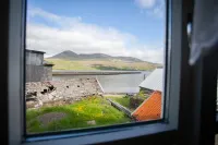 Cozy House in the Idyllic Village of Haldórsvík - Homestays