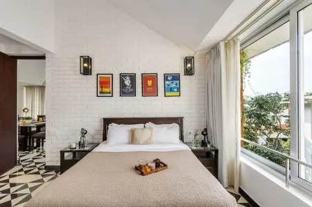 Elegant 2BR Apartment Near Candolim Coco Beach Отели рядом с достопримечательностью «Кедол Бич»