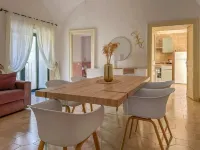 Flowers Apartments & Rooms 메타 호텔