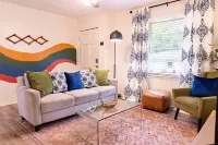 Artist's Bungalow- 1/2 mi from Covington Square