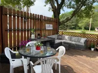Rapid River Retreat! Home sleeps 6, garage, fire pit