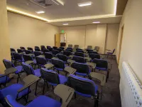 Via Serdika Отели рядом с достопримечательностью «Парк Оборище»