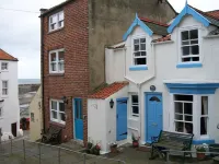 Cosy Cottage in Staithes. North Yorkshire Moors Coast. Weekend Breaks Available
