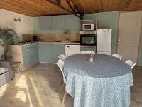 Farmhouse cabin with indoor pool and Jacuzzi