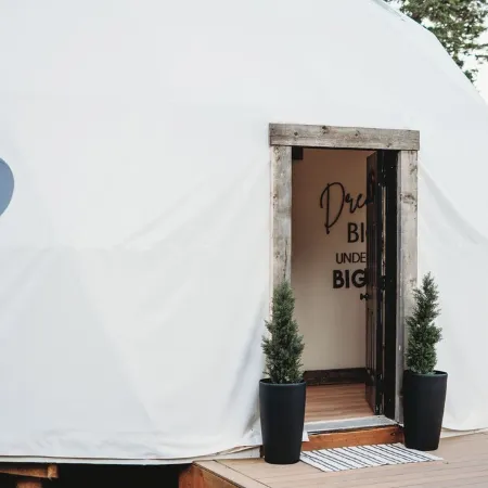 Lux Glacier Dome•Hot Tub•Sauna•Walk 2 FlatheadLake•45 mins from Glacier