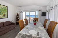 Panoramic apartment with sea view and pool Hotels in Opcina Slivno