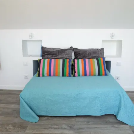 Lisbon Beach Apartments 6. Studio, beach 5 minutes,  free wifi.