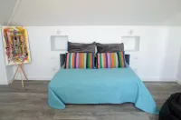 Lisbon Beach Apartments 6. Studio, beach 5 minutes,  free wifi.