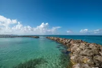 Recent Renovated Apartment in Seven Mile Beach