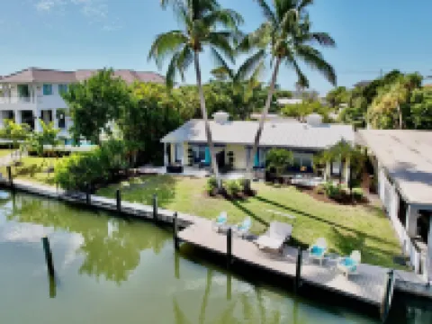 Beautiful canal front unit!See manatees playing from your living room.Cabana #12 Hotels in Longboat Key