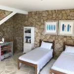 Exclusive house in Ilha with beach and sea view.