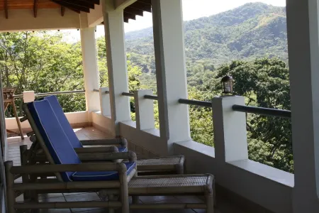 Ocean View Villa with Pool - Flamingo Beach