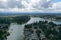 Lakefront Cottage Near Crystal Mountain & Rainier