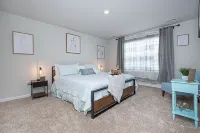 Spacious 4BR Near Bethany with Patio, Grill & resort style pool 7+ Days required