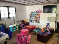 Grande maison avec piscine Large house with swimming pool Hotel di Saint-Benoit-du-Sault