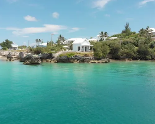 Stunning sunsets, turtle watching, longtails wheeling and glow worms .... Hotels in Sandys