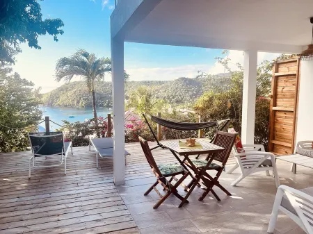 T2 sea view apartment 5 minutes walk from the beach and jacuzzi