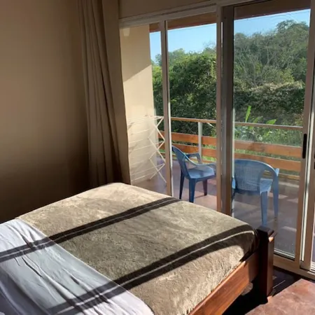 Fabulous 4Bd/4BA at Low Rates, Views, Pool, Wifi, Near Beaches, Cafes, Dominical