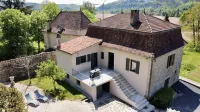 Gite Le Roucayral, superb view of ST CIRQ LAPOPIE. 2 air-conditioned bedrooms.