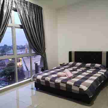 D'Putra Suites & Homestay @ Near Senai Airport / JPO Mall / AEON & IOI Mall Rooms