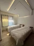 3 Bedroom Apartment With Netflix & Private Parking