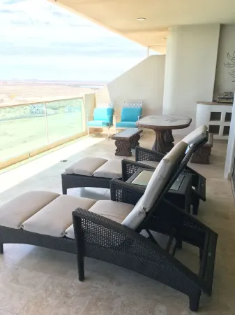 Unsurpassed ocean views - 11th floor Tessoro 1102