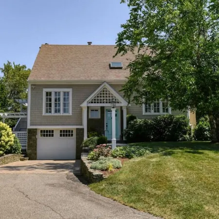 Secluded Oasis w/ Heated Salt Pool - 10 Minutes from Newport & Beaches