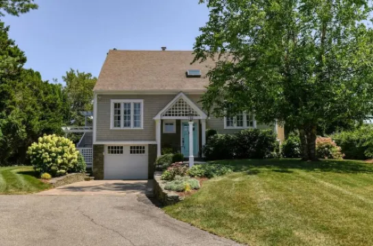 Secluded Oasis w/ Heated Salt Pool - 10 Minutes from Newport & Beaches