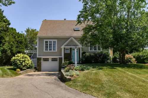 Secluded Oasis w/ Heated Salt Pool - 10 Minutes from Newport & Beaches