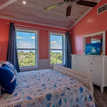 Blue Tang - Newly Renovated Bahamian Villa, minutes to the ocean!