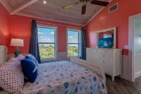 Blue Tang - Newly Renovated Bahamian Villa, minutes to the ocean!