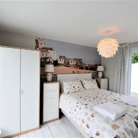 Gull Rock is a Frontline House above Porthmeor Beach,  with Amazing Sea Views