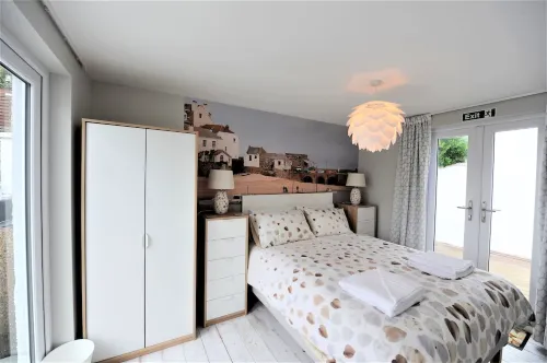 Gull Rock is a Frontline House above Porthmeor Beach,  with Amazing Sea Views