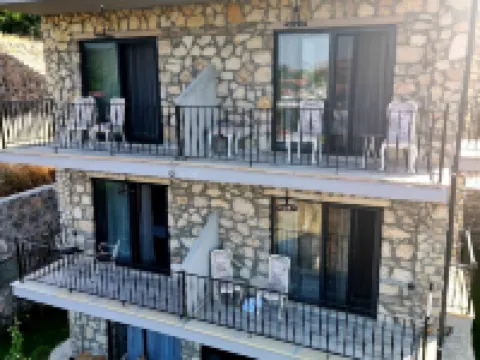 Nur Karen Taş Konak Dikili otelleri