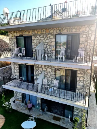 Nur Karen Taş Konak