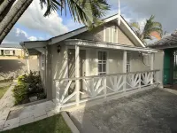 Cozy Caribbean Cottage only a stone’s throw away from beach! Hoteles cerca de Quick Delivery Rodney Bay, St Lucia